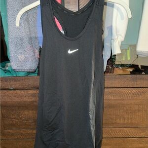 Nike Women's Black Sleeveless Top 🖤